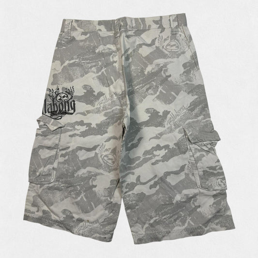 Vintage Y2K Billabong baggy camouflage hip hop cargo shorts (W30)