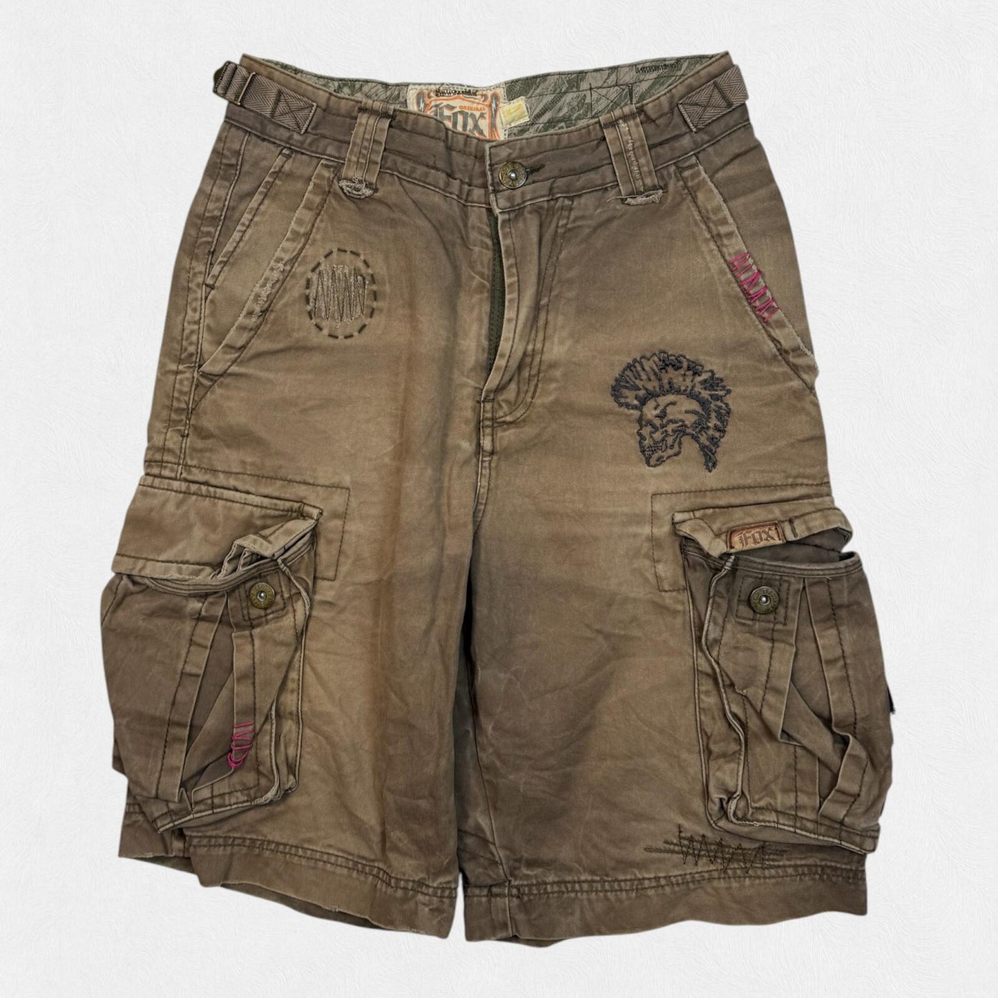 Vintage Y2K baggy hip hop cargo shorts (W30)