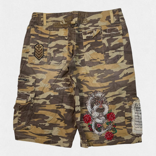 Vintage Y2K Japanese baggy camouflage hip hop cargo shorts (W30)
