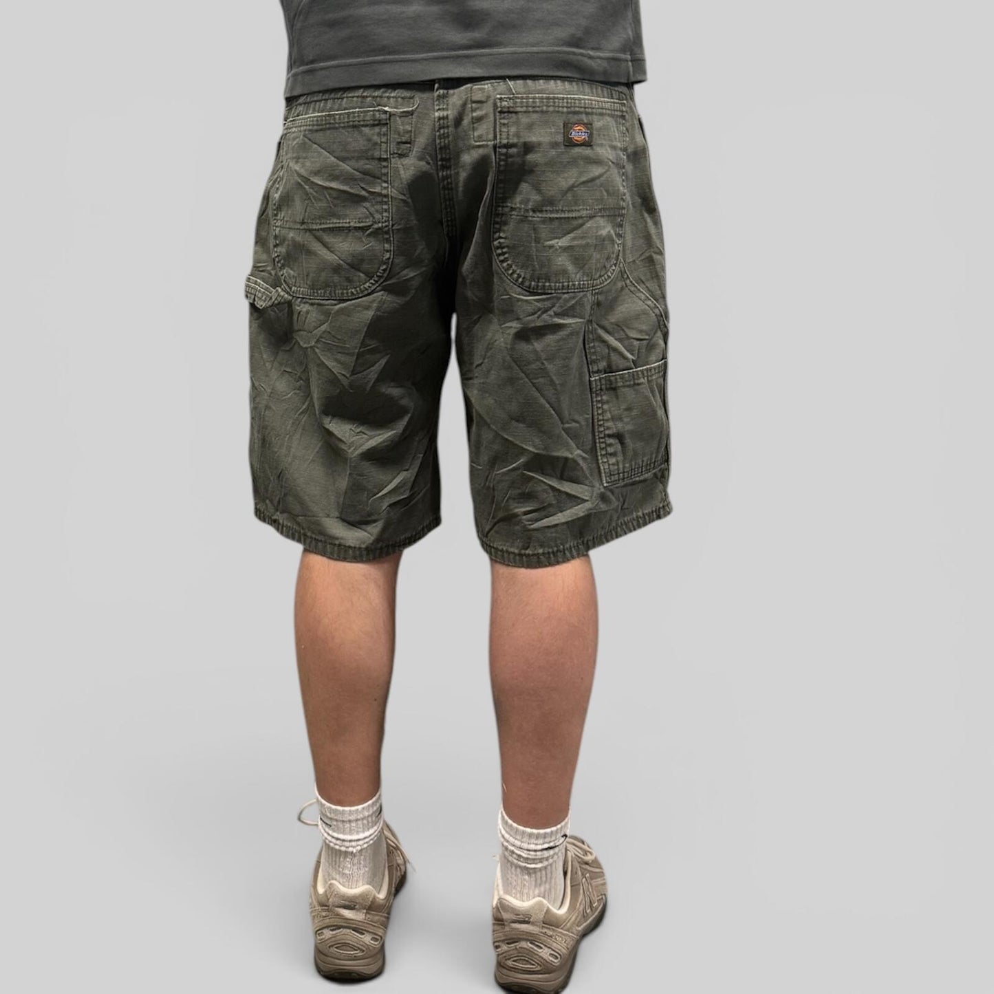 Vintage Dickies baggy carpenter shorts (W34)