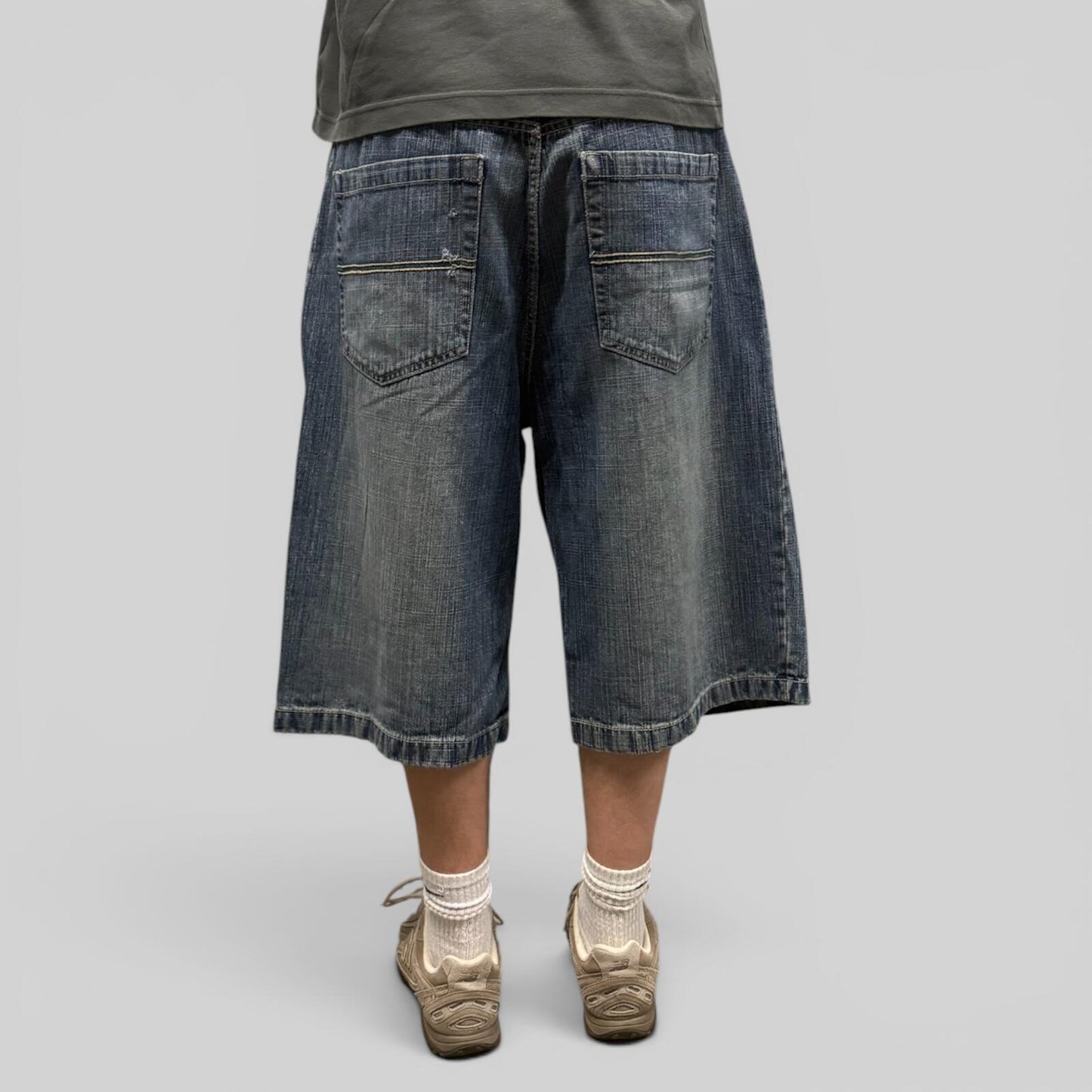 Vintage Y2K baggy hip hop jorts (W38)