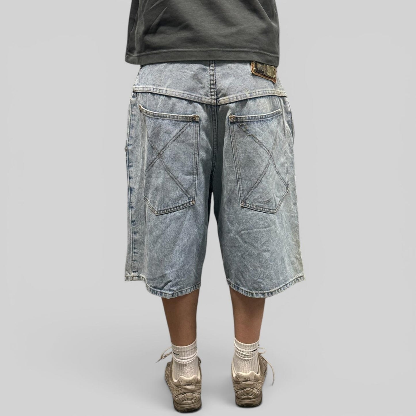 Vintage baggy hip hop denim jorts (W36)