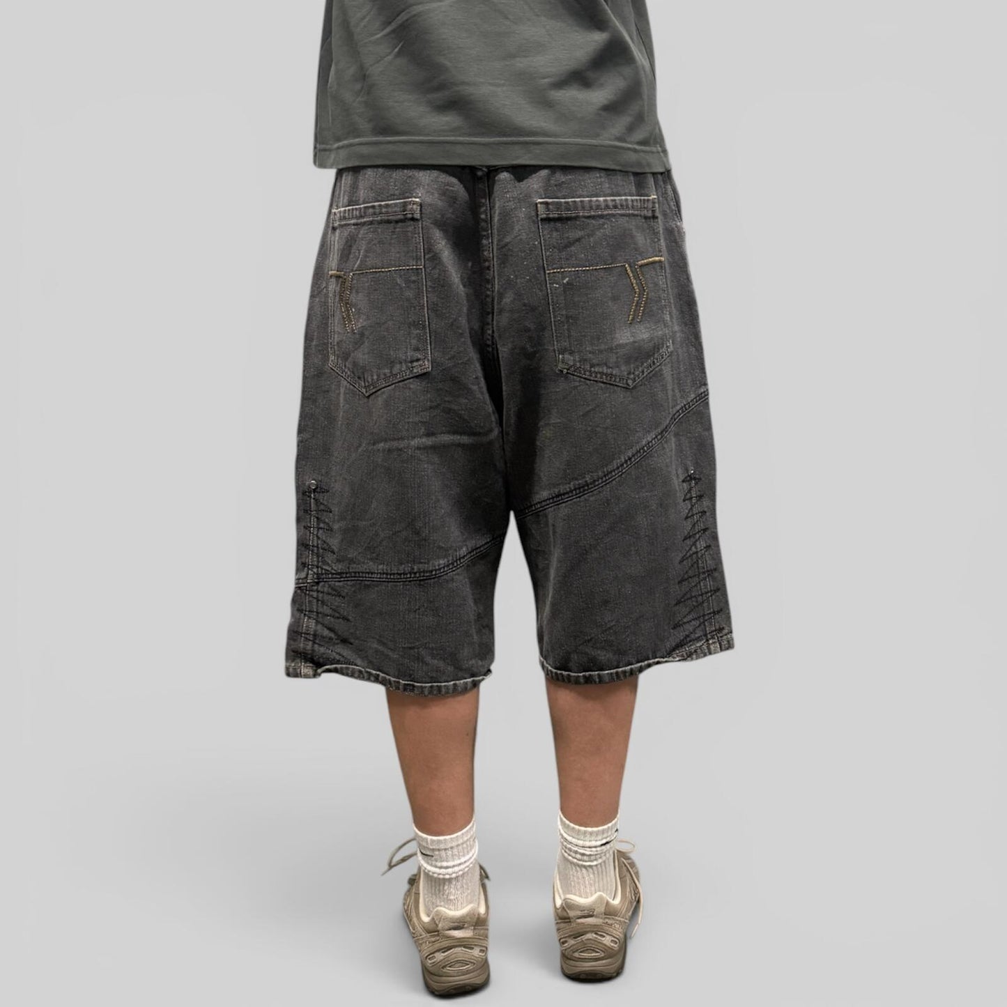 Vintage Y2K baggy hip hop jorts (W38)
