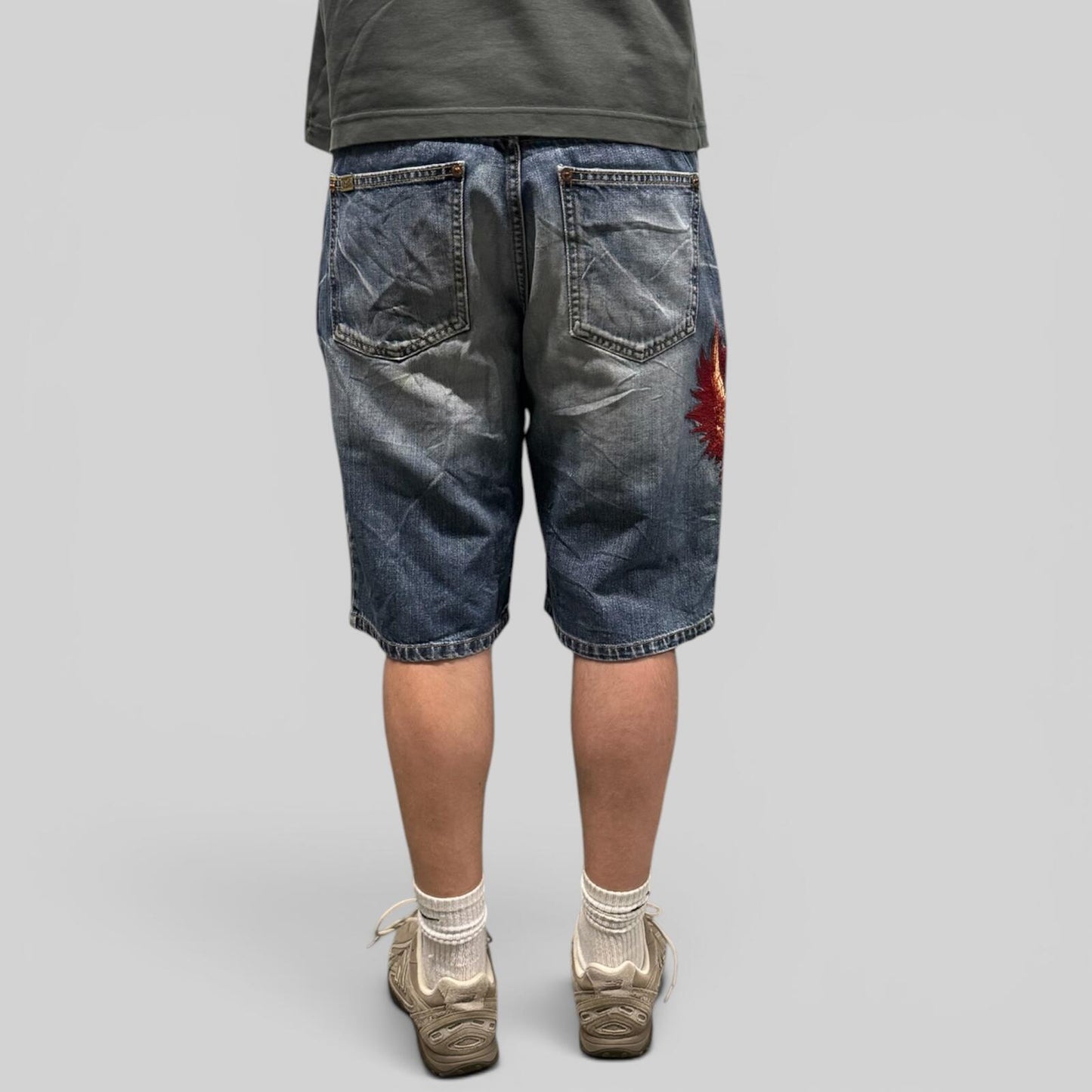 Vintage Y2K hip hop baggy jorts (W32)