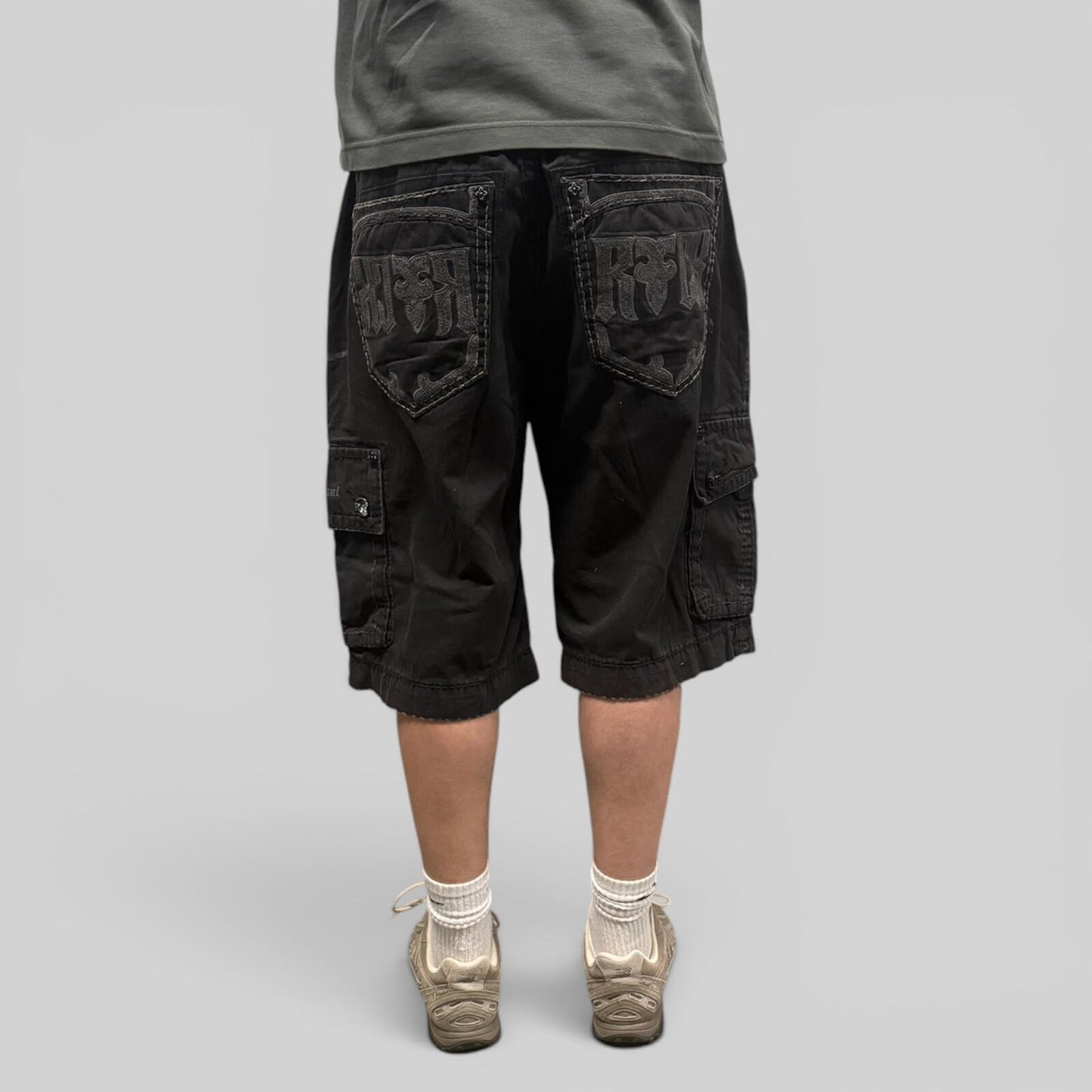 Vintage Y2K Rock revival baggy hip hop cargo shorts (W38)