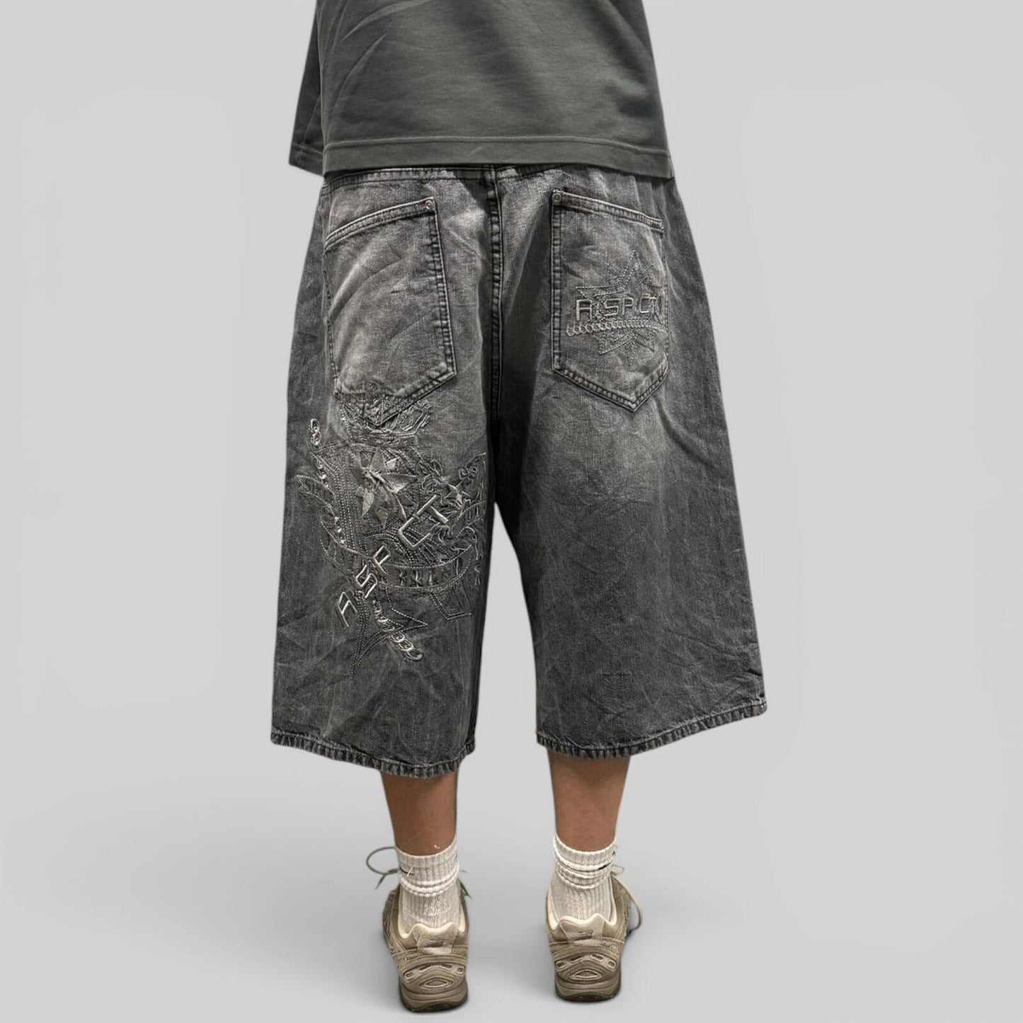 Vintage Y2K baggy hip hop jorts (W38)
