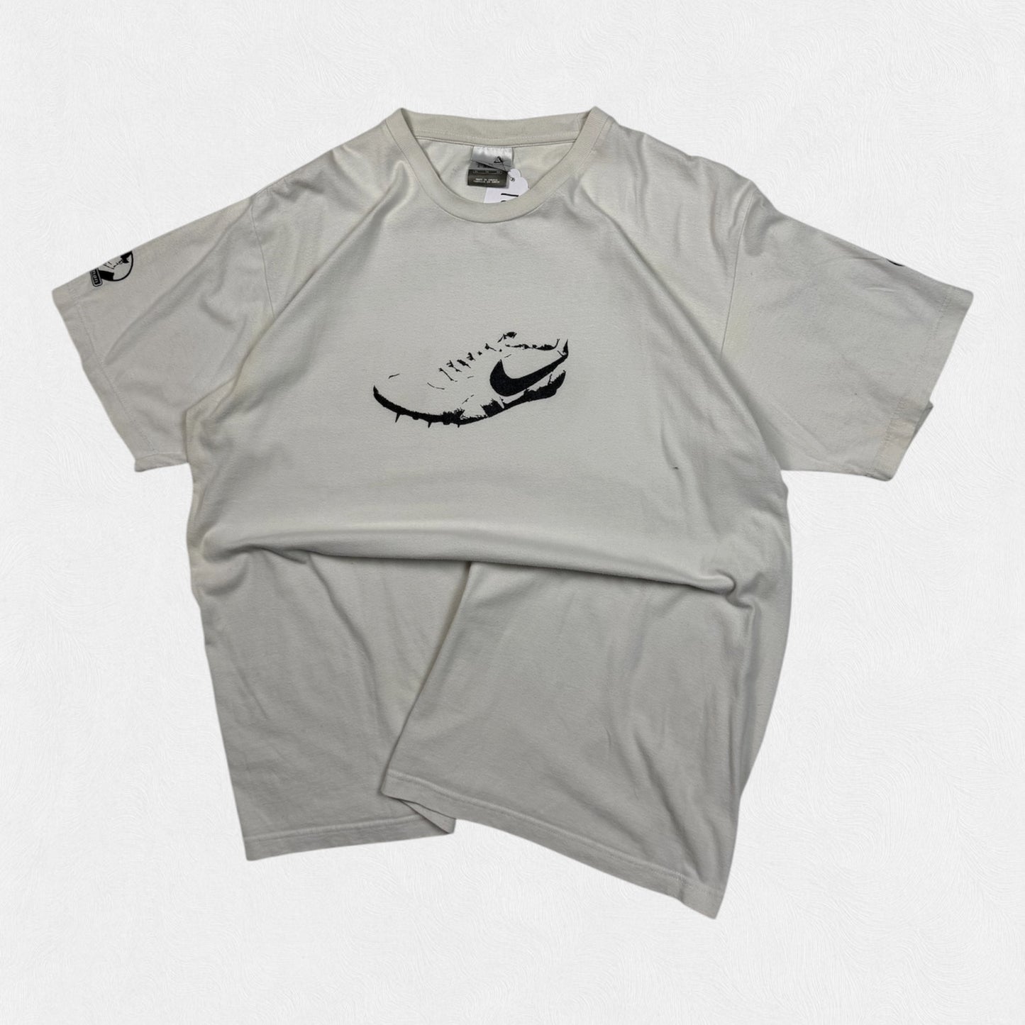 Vintage Nike Bowerman football boots graphic tee (XL)
