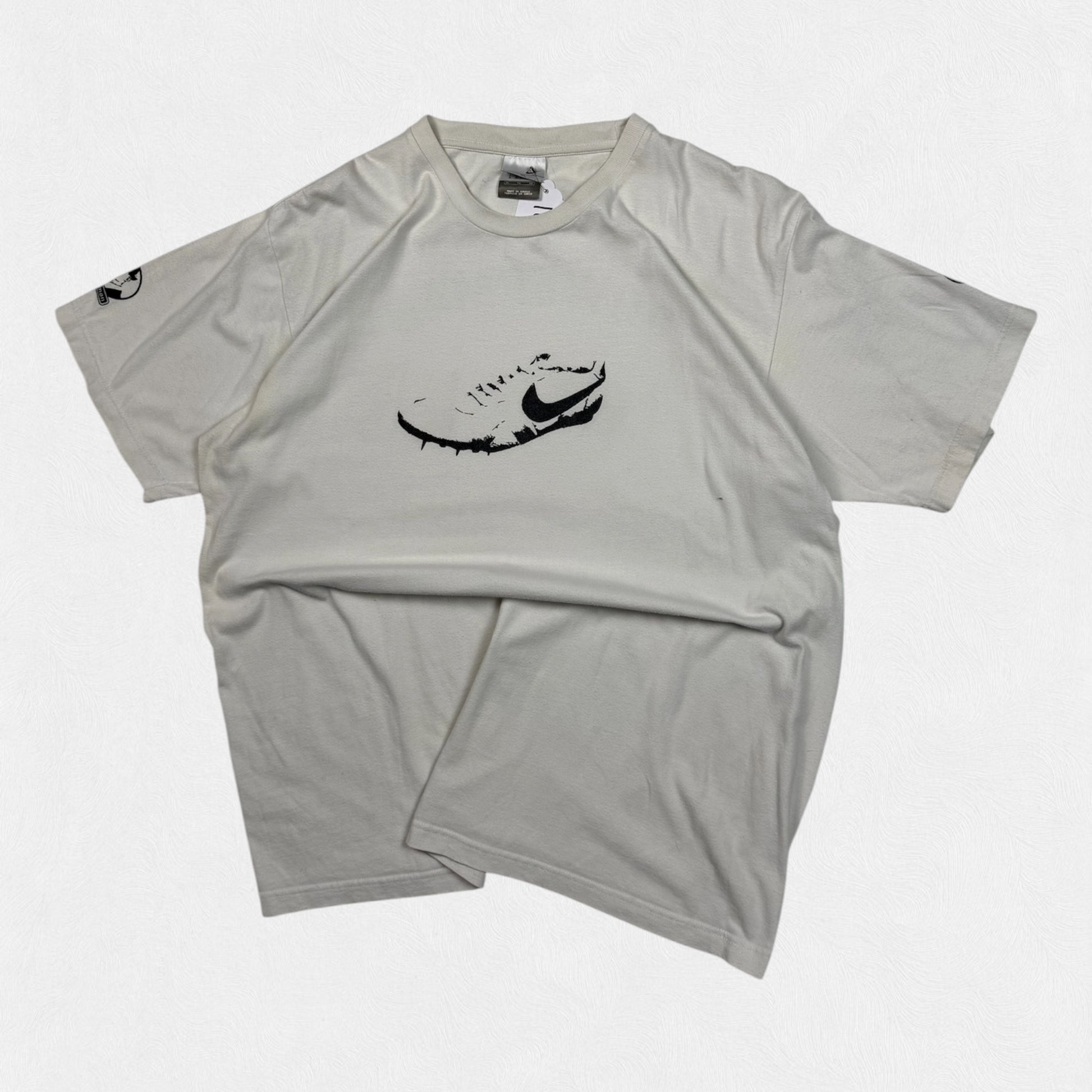 Vintage Nike Bowerman football boots graphic tee (XL)