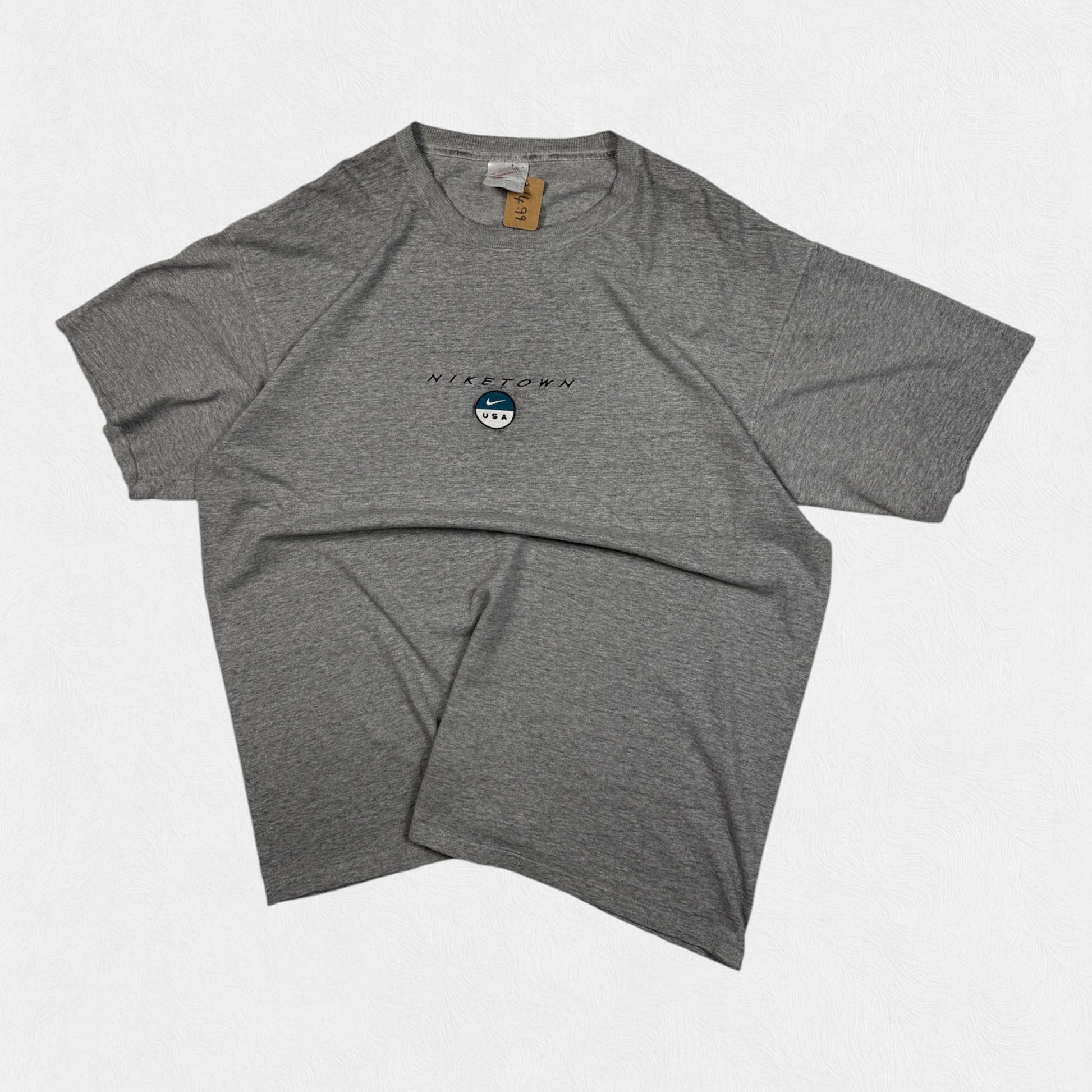 Vintage 90s Nike Town spell out tee (XL)