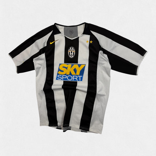 Vintage Juventus 2004/05 Nike home football shirt (S)