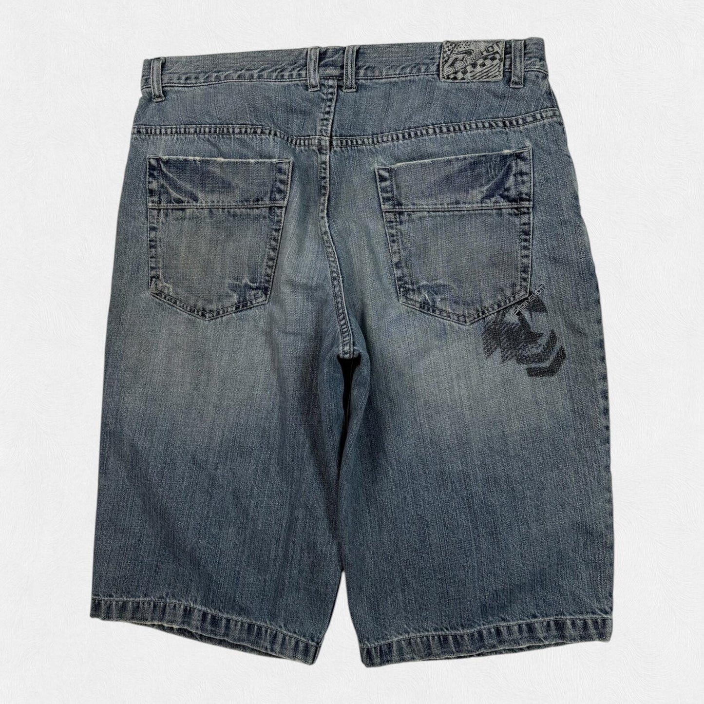 Vintage Y2K Piping hot baggy hip hop jorts (W36)