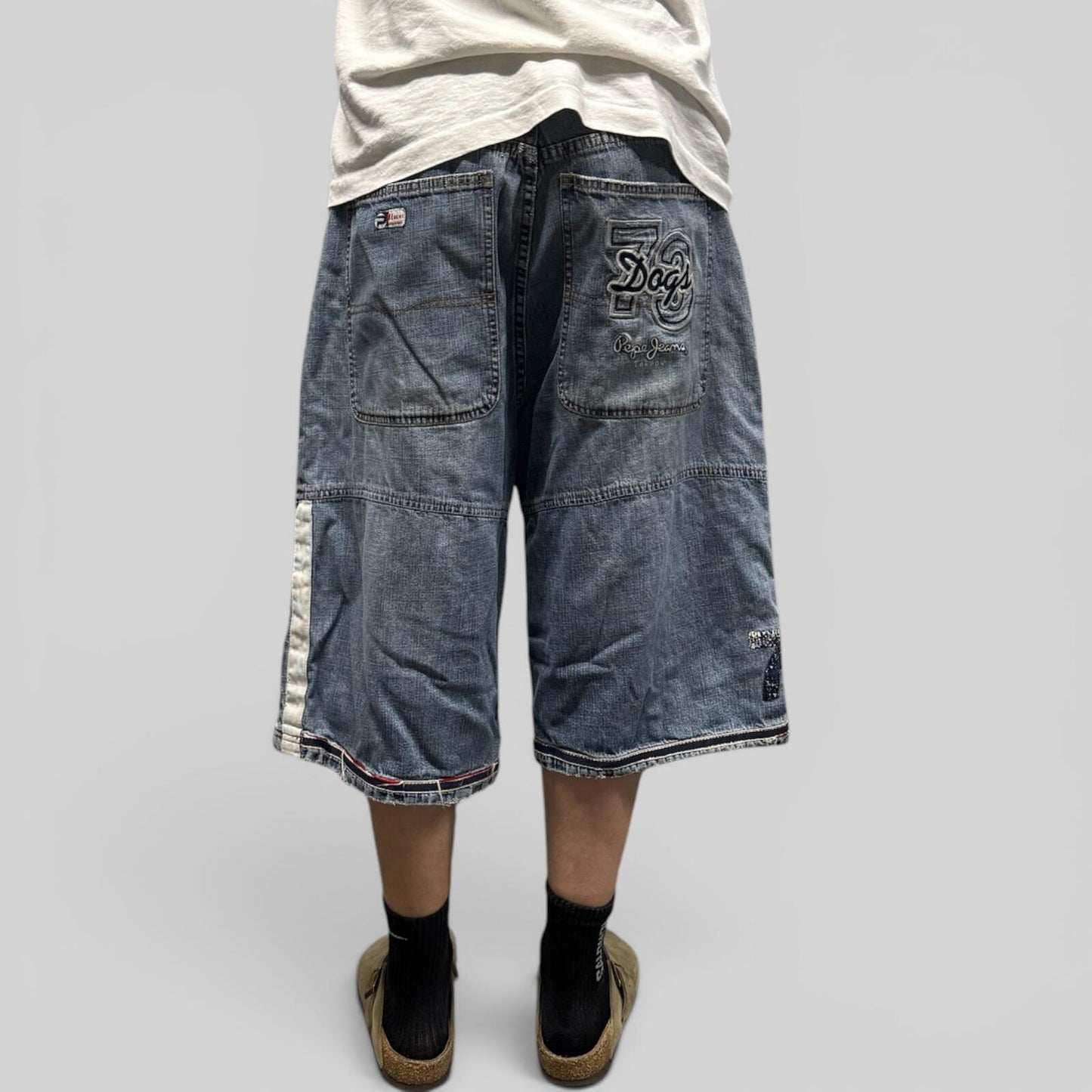 Vintage Y2K Pepe Jeans baggy hip hop denim shorts (W38)