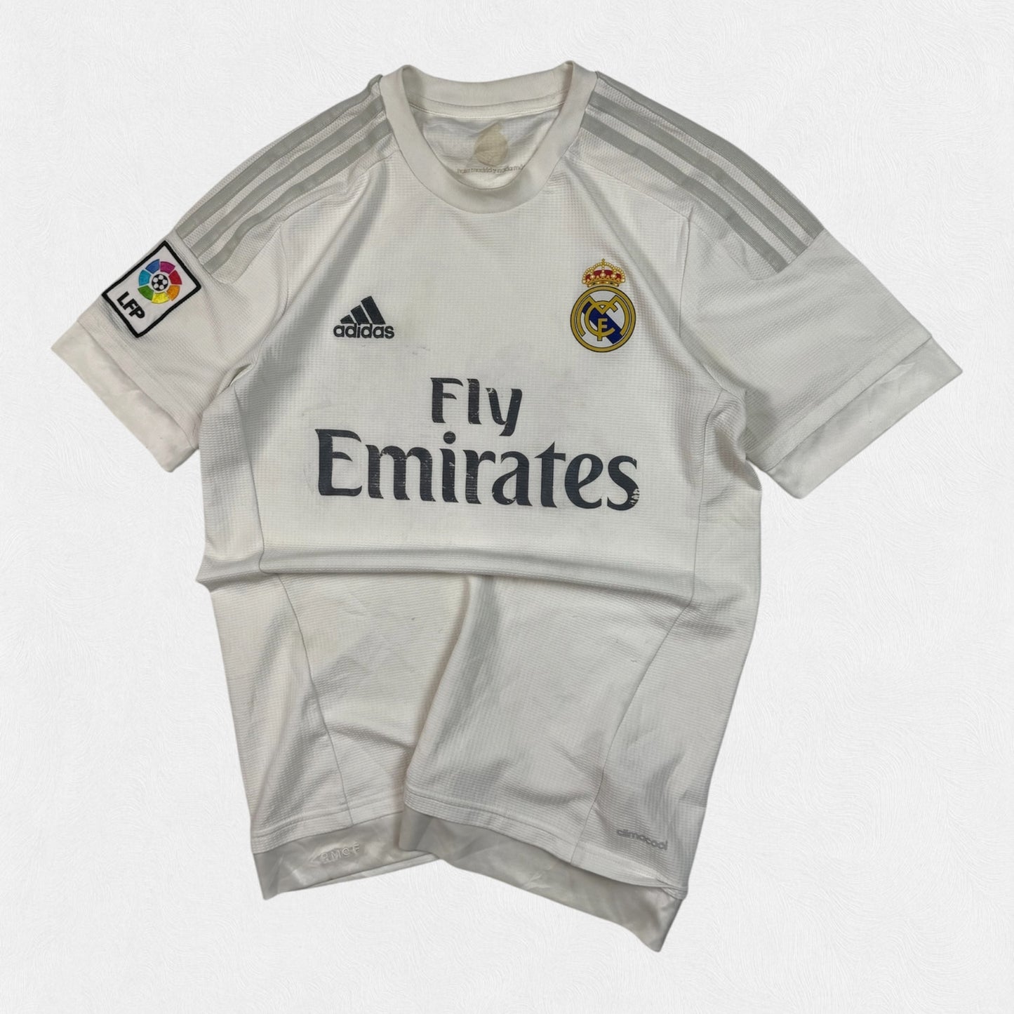 Real Madrid 2015/16 Adidas home football shirt (S)
