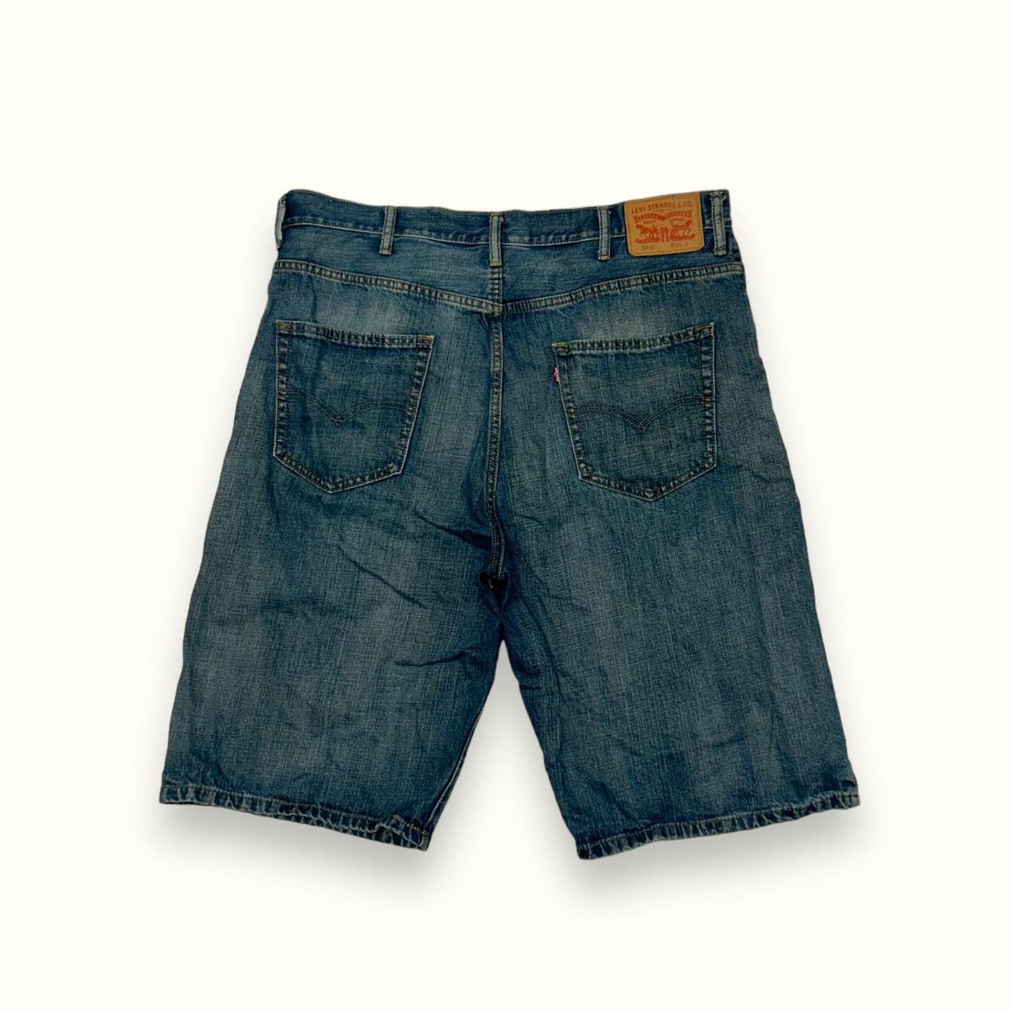 Levi's 569 jorts (W38)