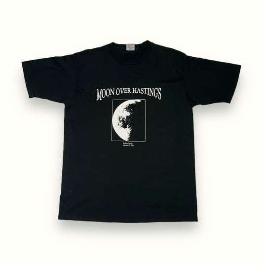 Vintage Moon over hastings graphic tee (L)