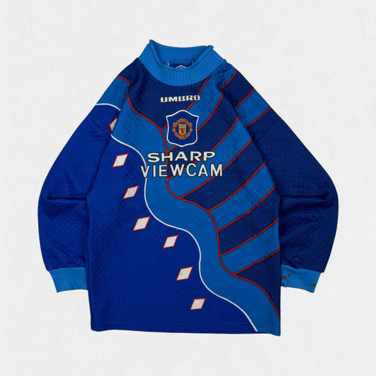 Vintage Manchester United 1995-97 Umbro away gk shirt