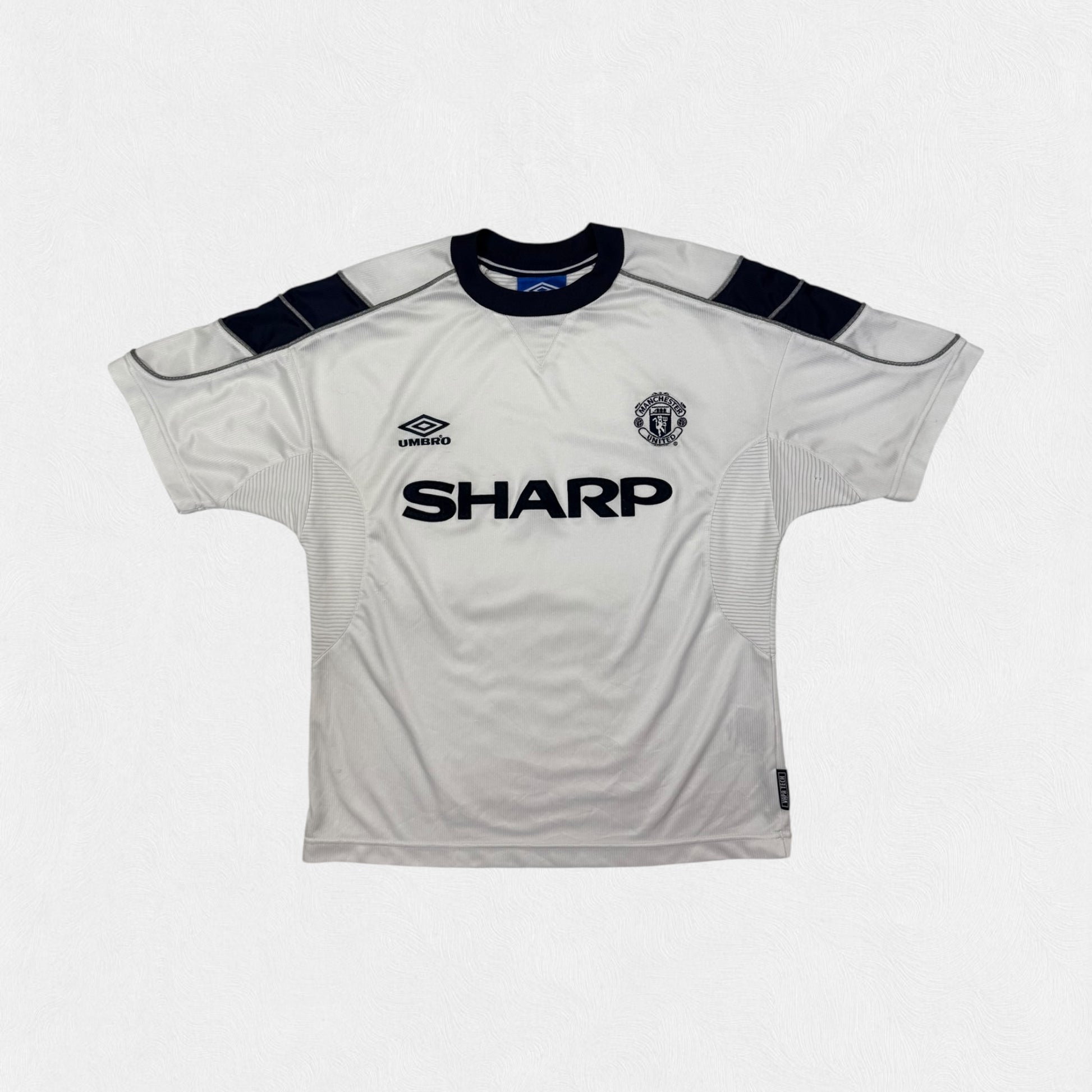 Vintage Manchester United 1999/00 Umbro third football shirt