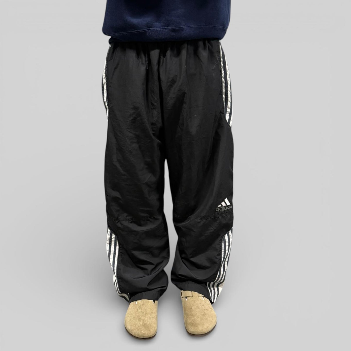 Vintage Adidas baggy track pants (L)