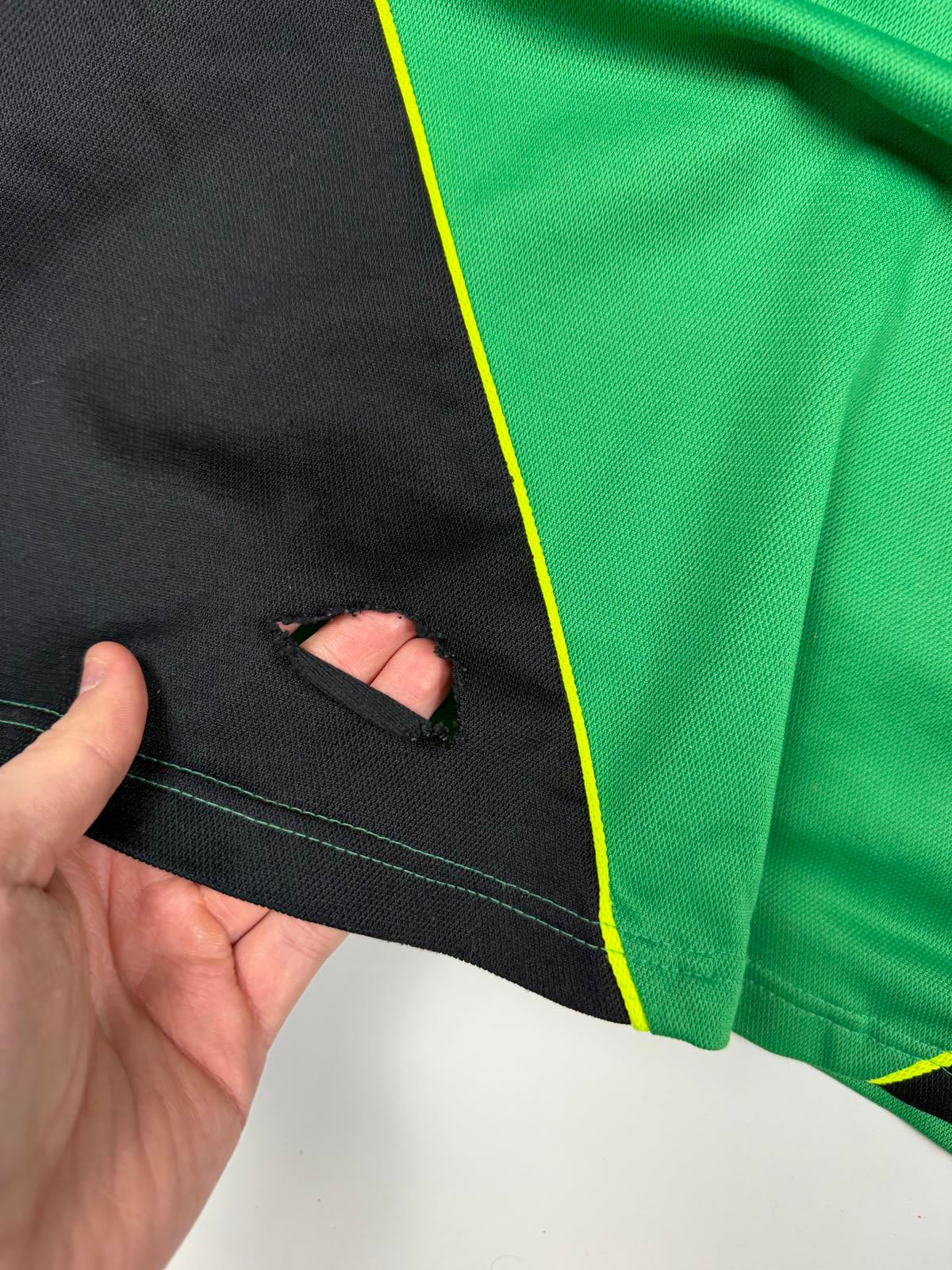 Vintage Huddersfield town 1999-01 Mitre goalkeeper football shirt (XL)