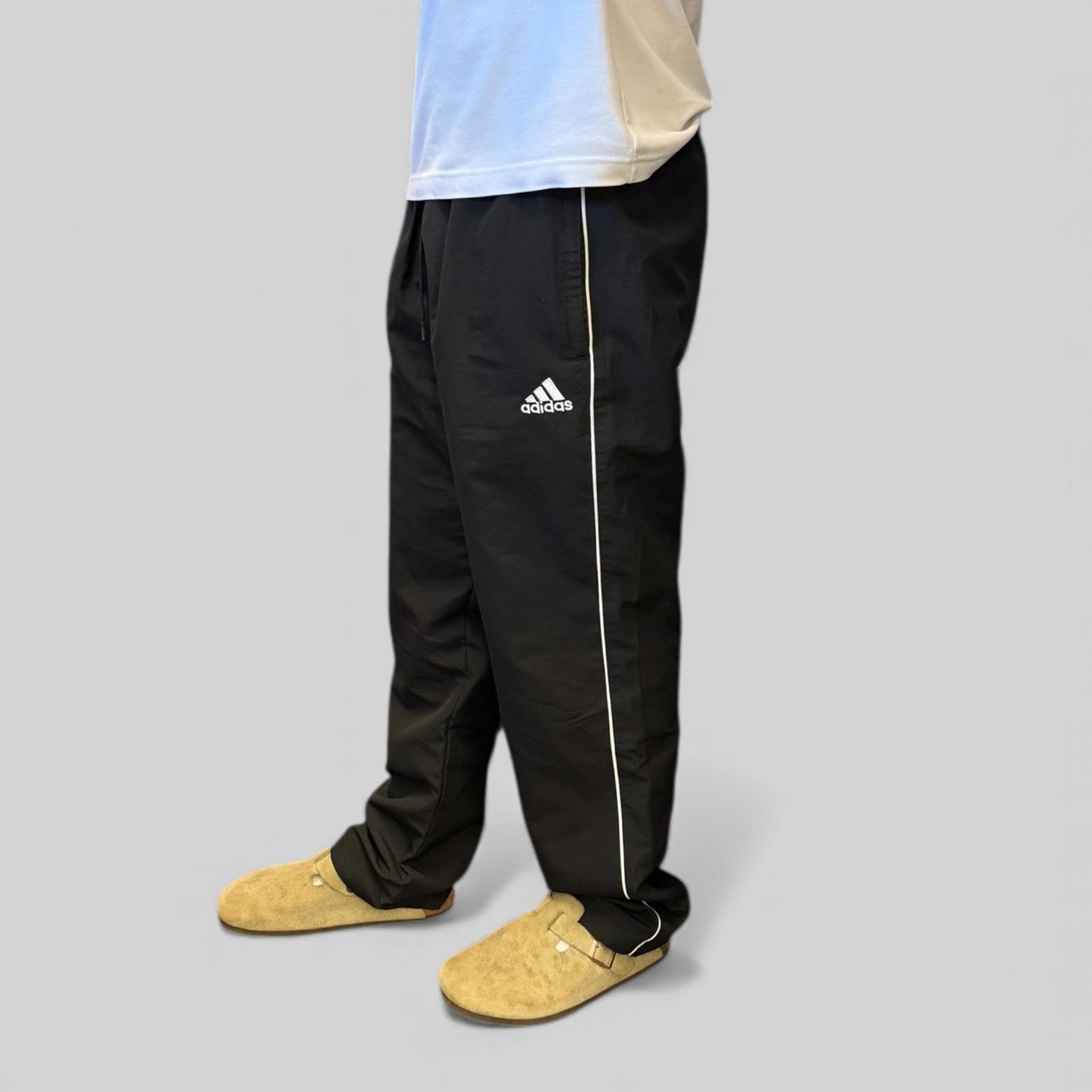 Vintage Adidas baggy track pants (M)