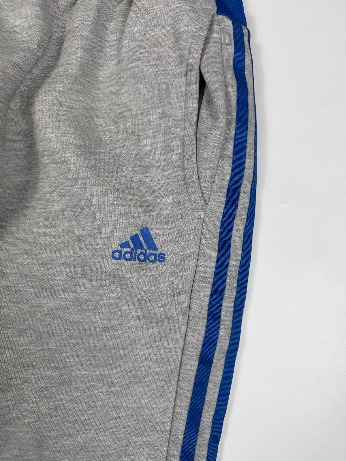 Y2K Adidas baggy joggers (S)