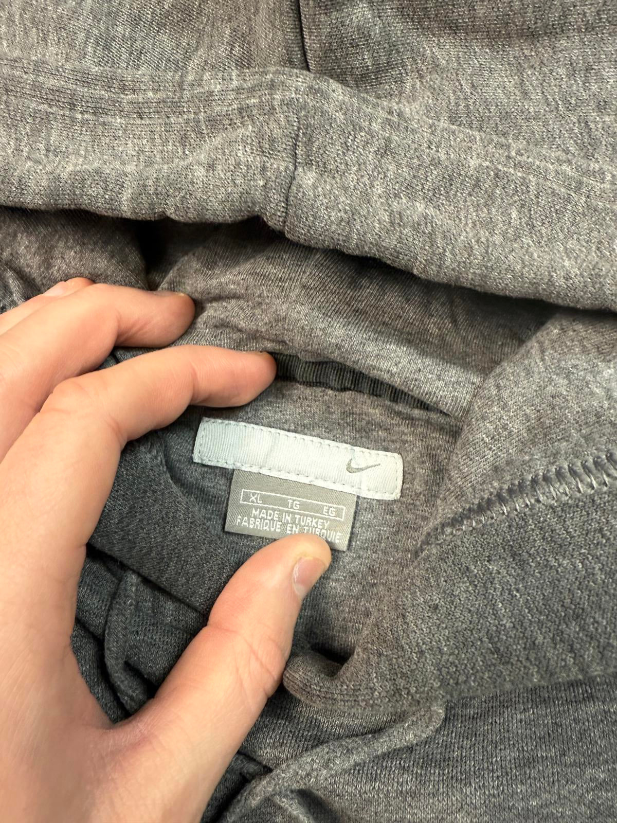 Vintage Nike mini swoosh hoodie (XL)