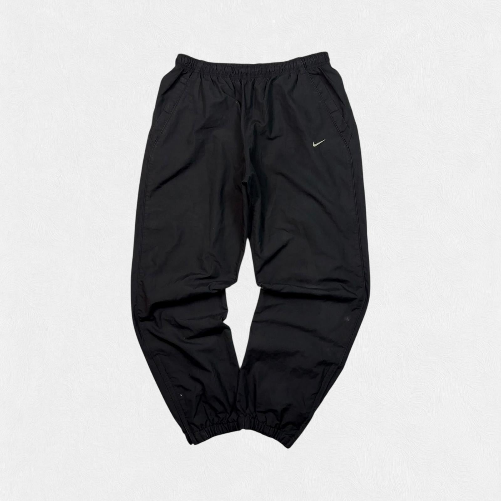 Vintage Nike baggy track pants (L)