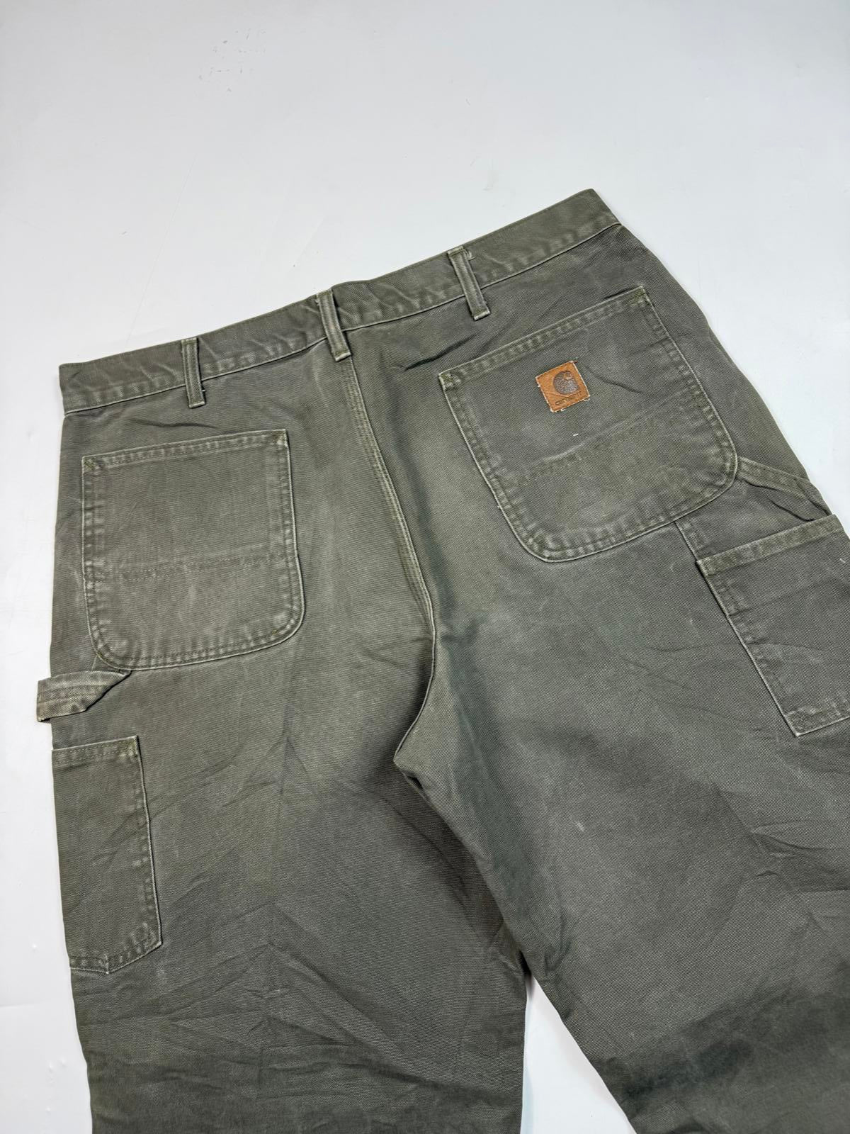 Vintage Carhartt baggy carpenter pants (W36)