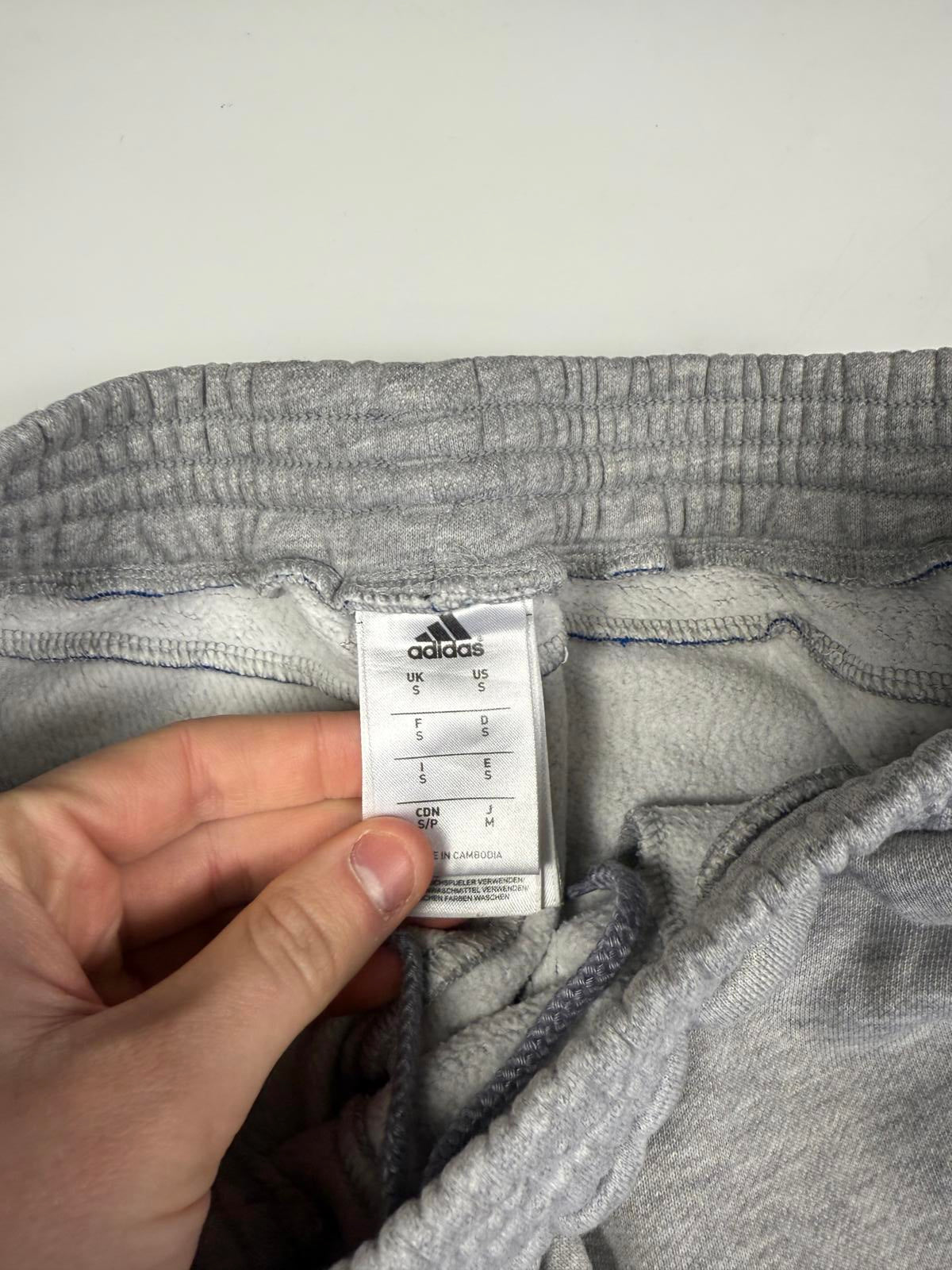 Y2K Adidas baggy joggers (S)