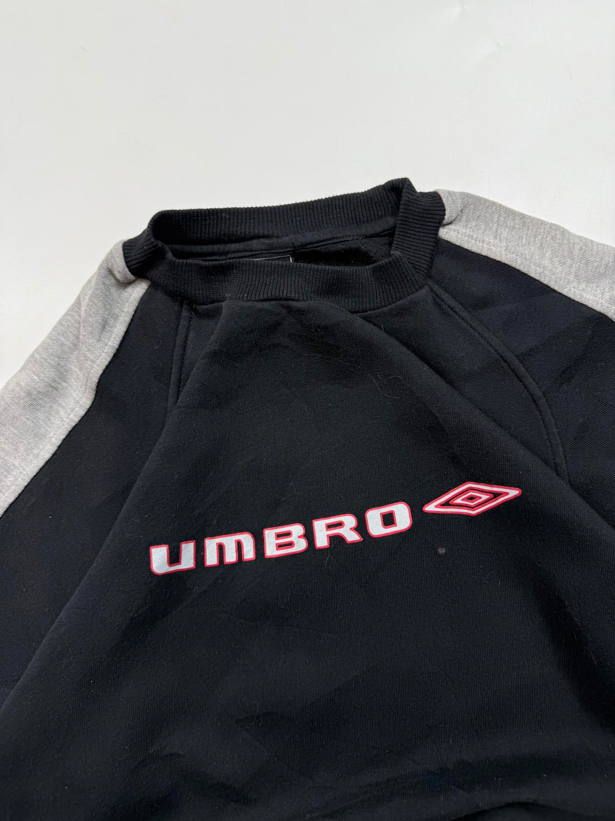 Vintage Umbro spell out sweatshirt (YL)
