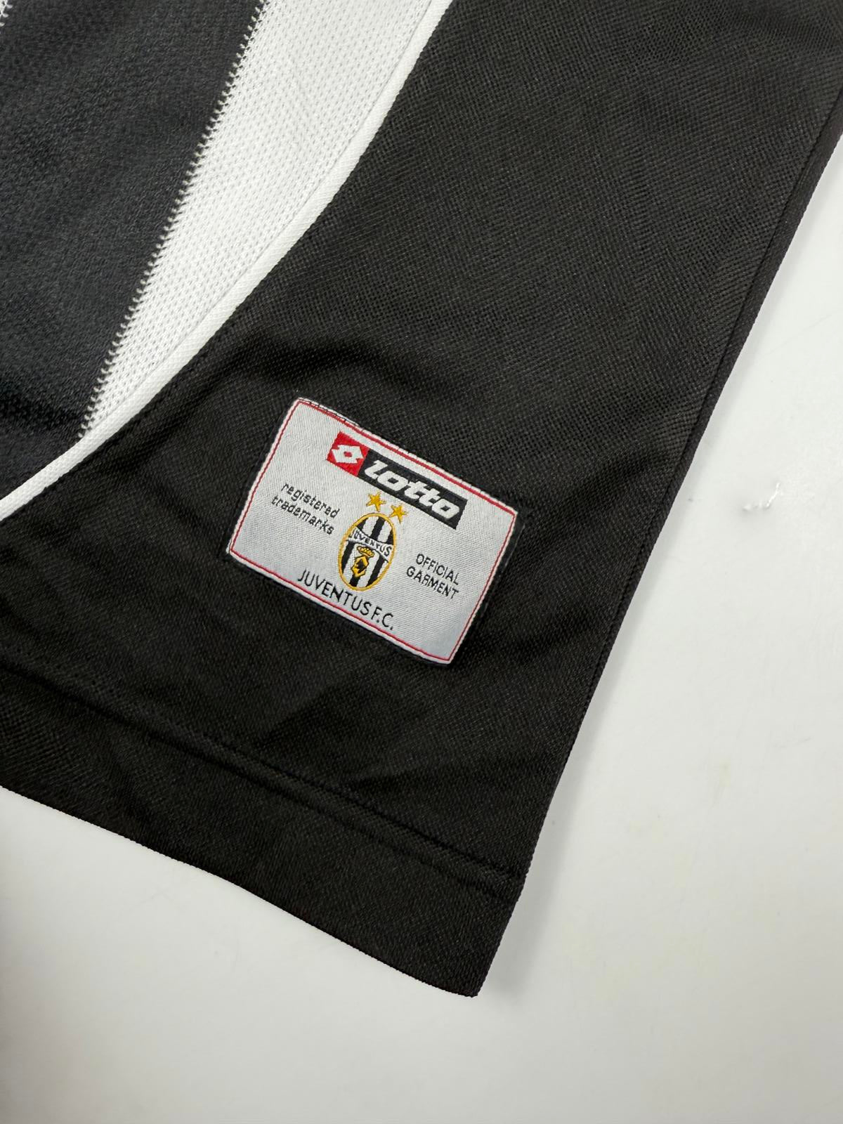 Vintage Juventus 2002/03 Lotto home football shirt (XL)