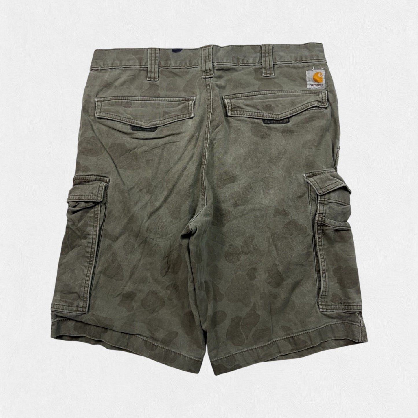 Carhartt baggy camouflage cargo shorts (W33)