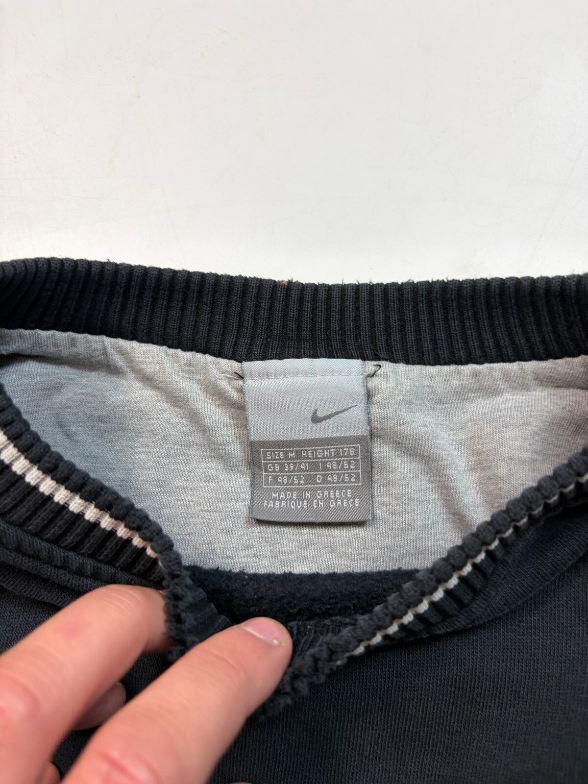 Vintage Y2K Nike centre swoosh sweatshirt (M)