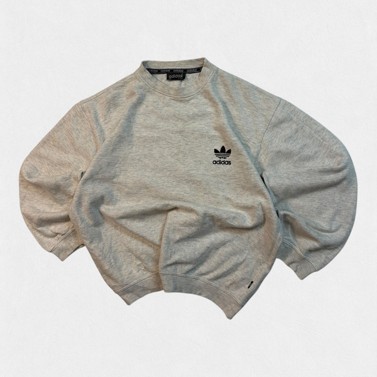 Vintage 90s adidas originals small logo sweatshirt (M)