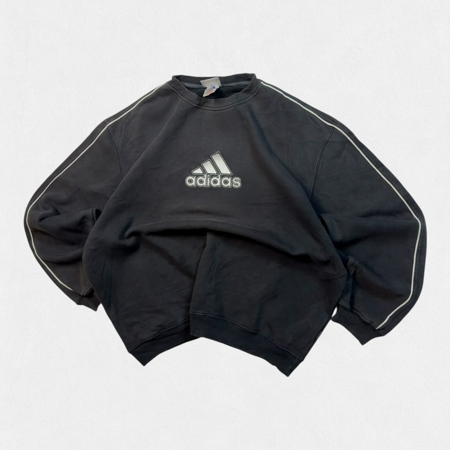 Vintage 90s Adidas centre logo sweatshirt (XL)