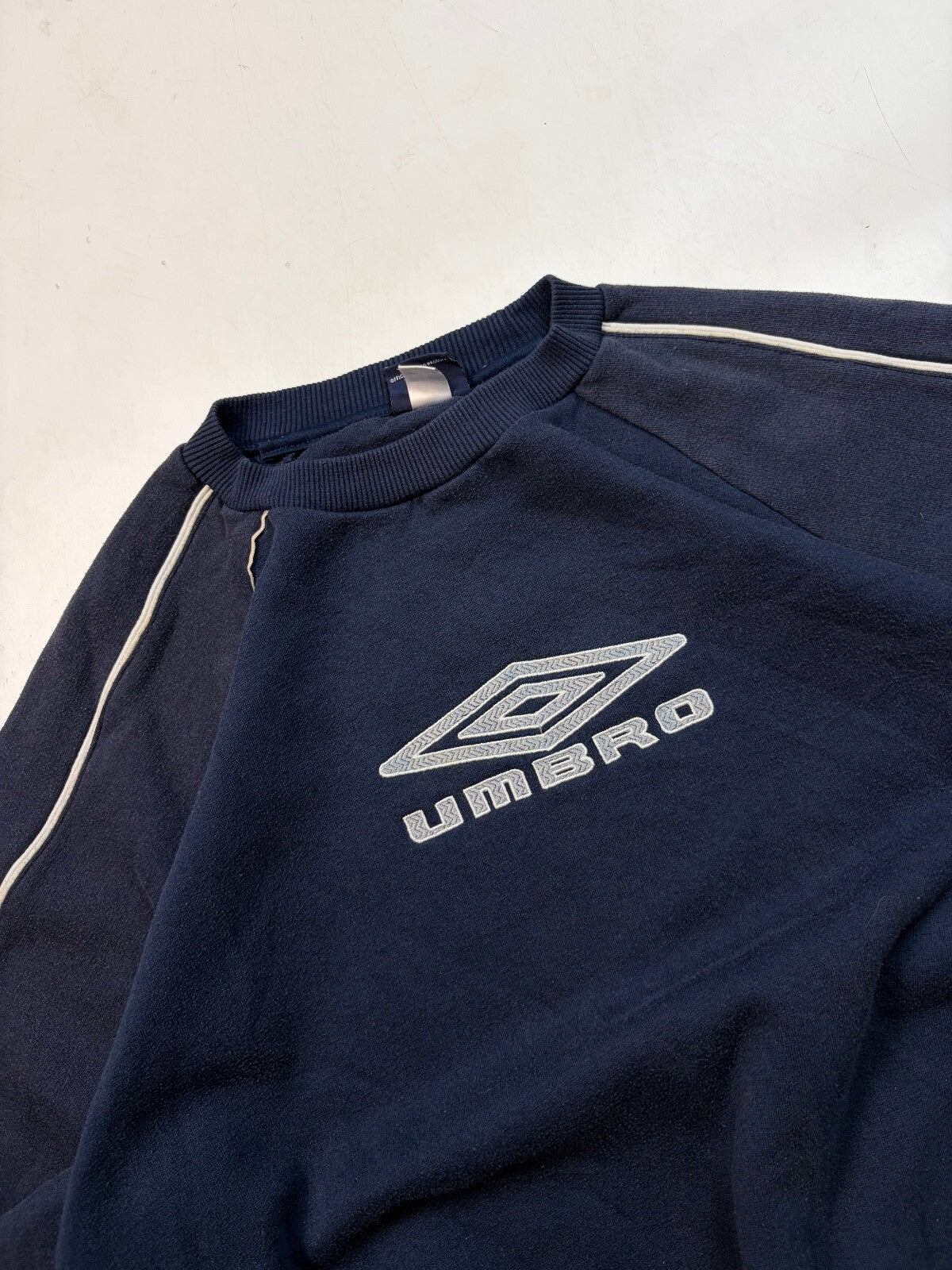 Vintage Y2K Umbro centre logo sweatshirt (L)