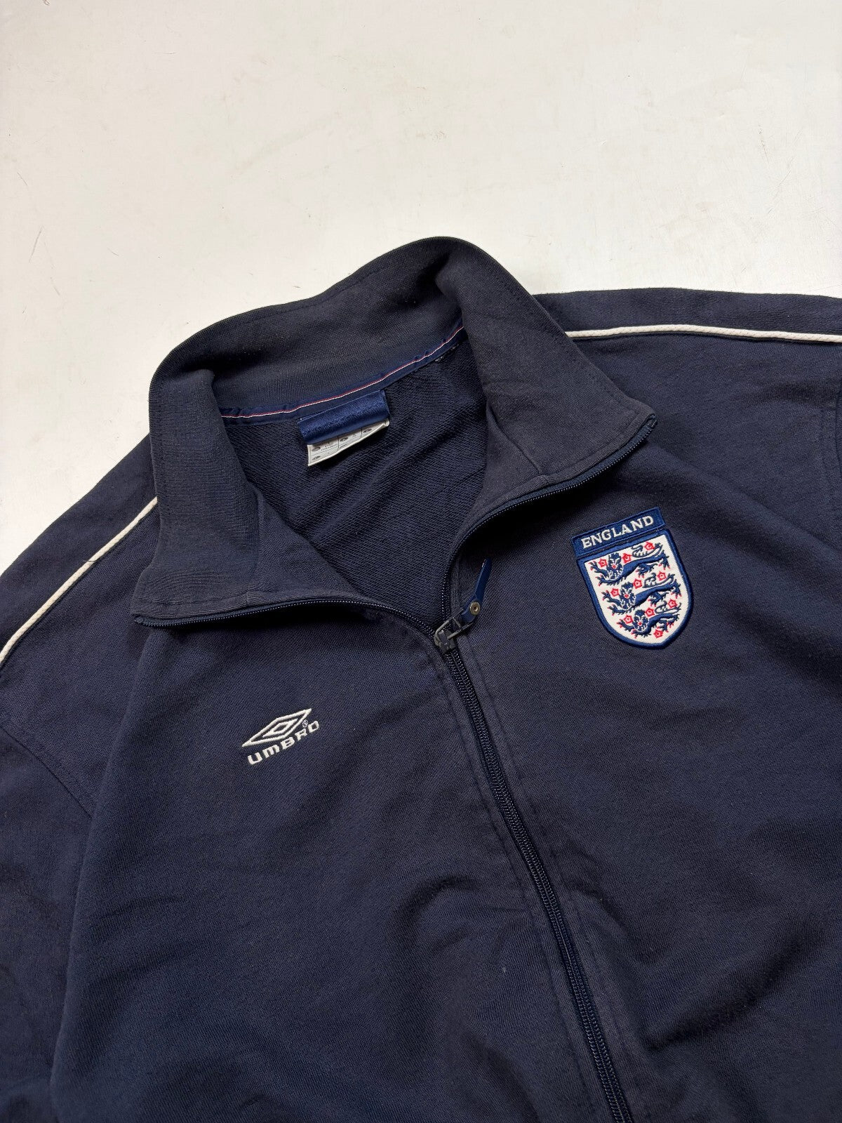 Vintage England 2002-04 Umbro football track top (L)