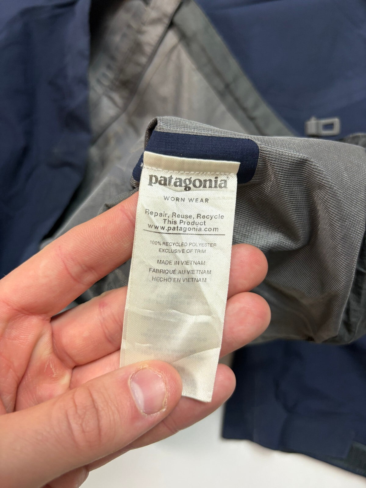 Patagonia h2no waterproof hooded rain jacket (M)