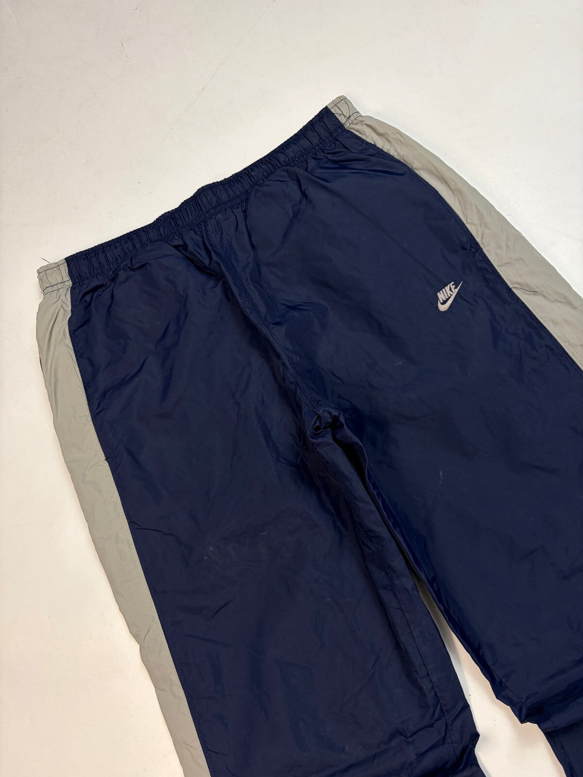 Vintage Y2K Nike side stripe baggy track pants (M)