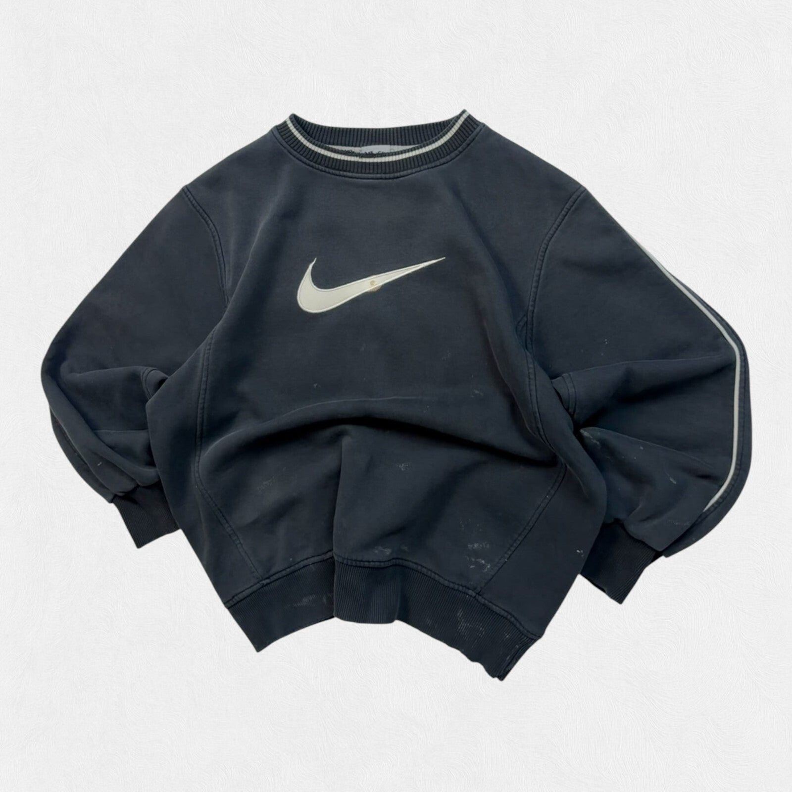 Vintage Y2K Nike centre swoosh sweatshirt (M)
