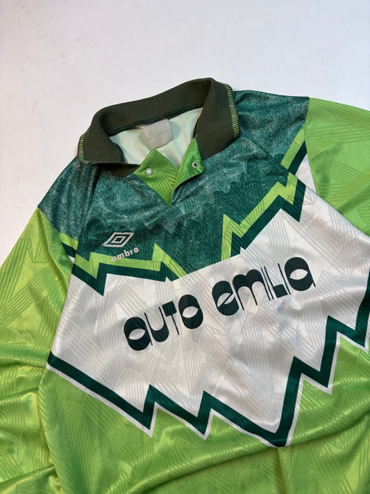 Vintage 90s Umbro abstract template football shirt (L)