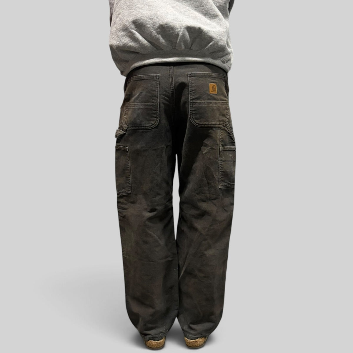 Carhartt paint splattered baggy carpenter pants (W32)