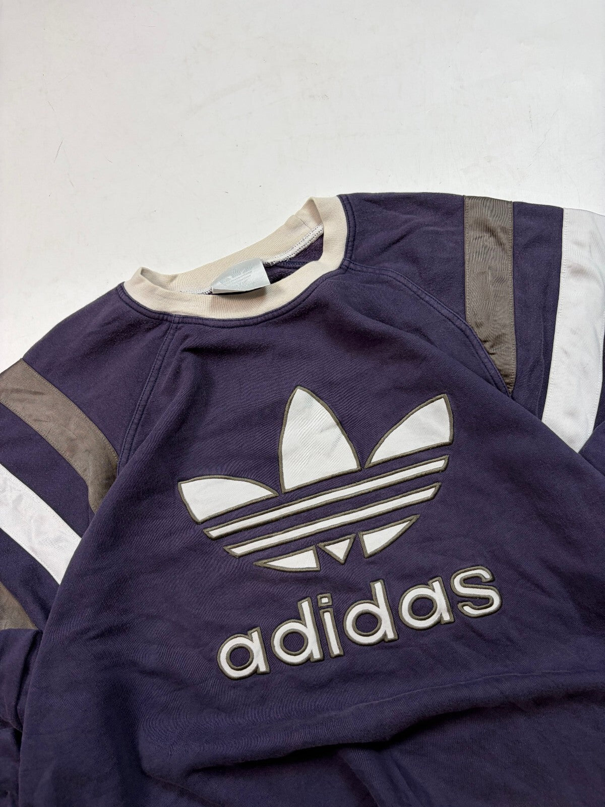 Vintage 90s adidas originals centre logo sweatshirt (XL)