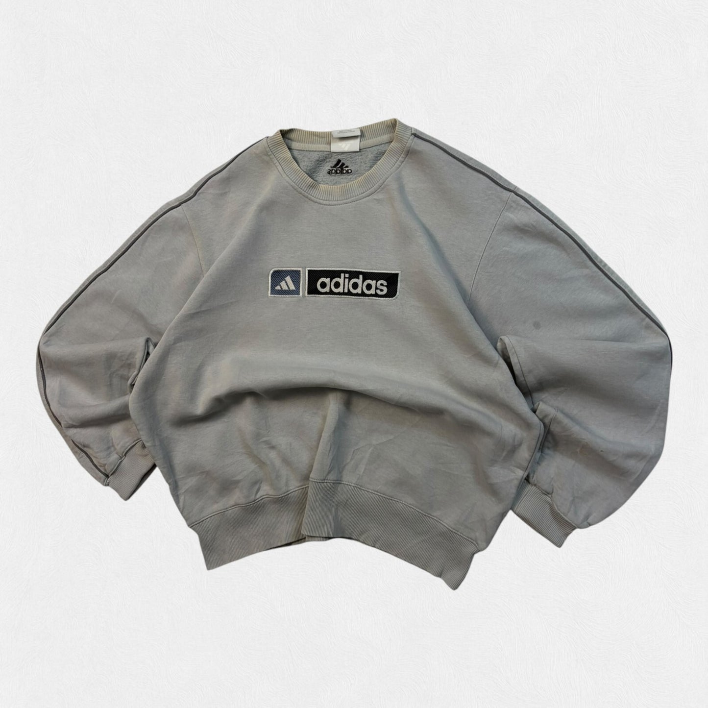Vintage Y2K adidas spell out sweatshirt (M)