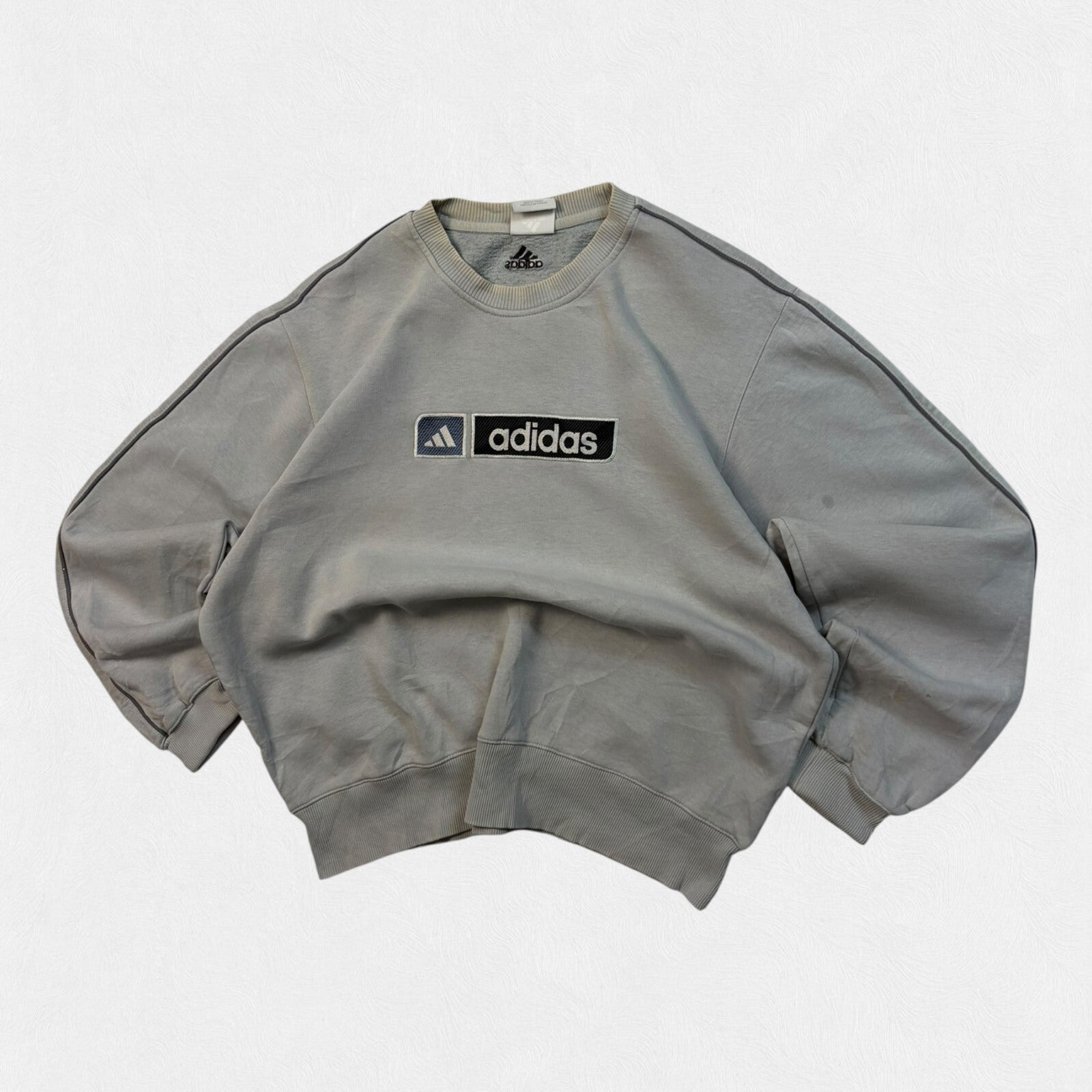 Vintage Y2K adidas spell out sweatshirt (M)