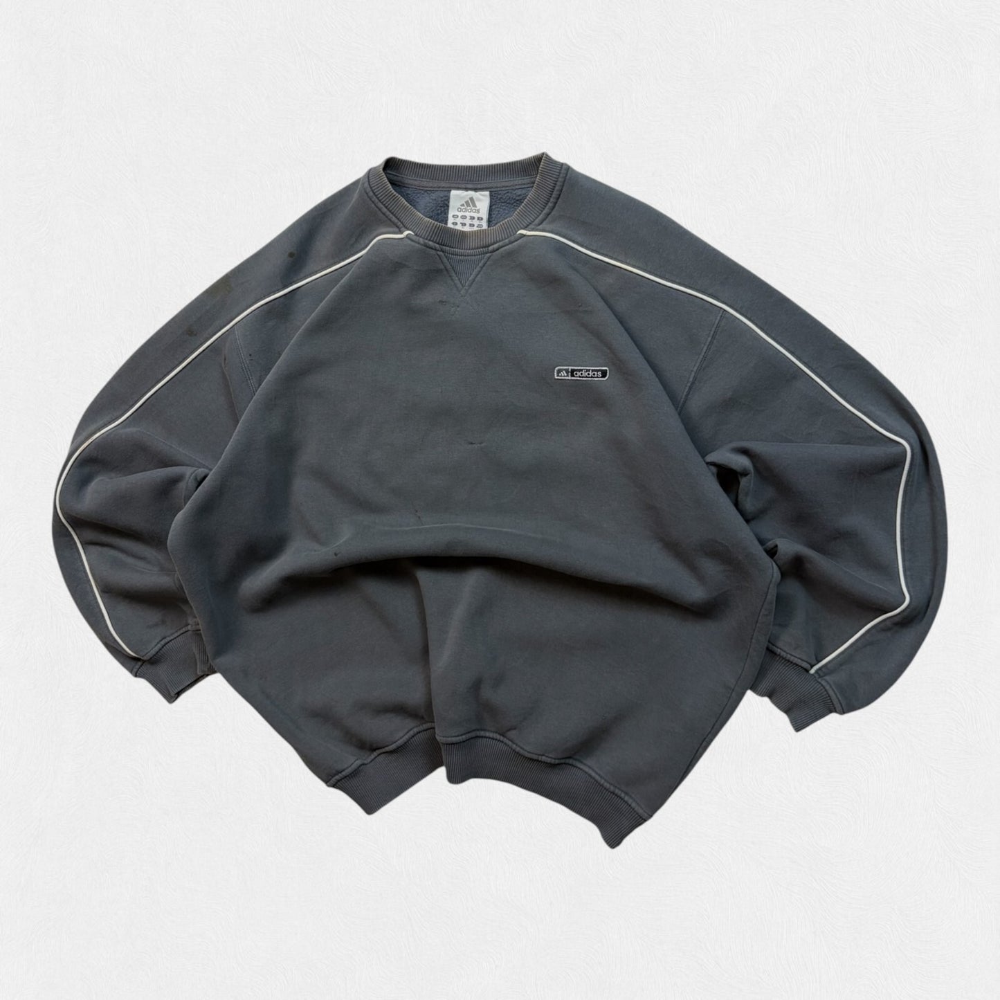 Vintage Y2K adidas small logo sweatshirt (XL)