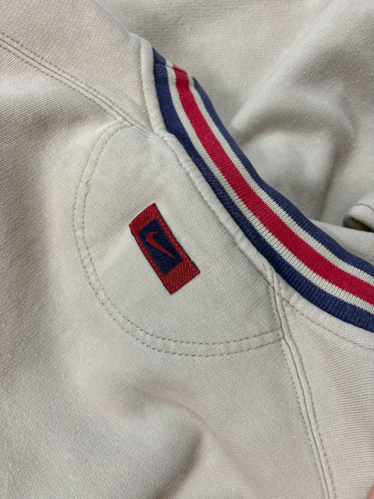 Vintage 90s Nike centre swoosh sweatshirt (XL)