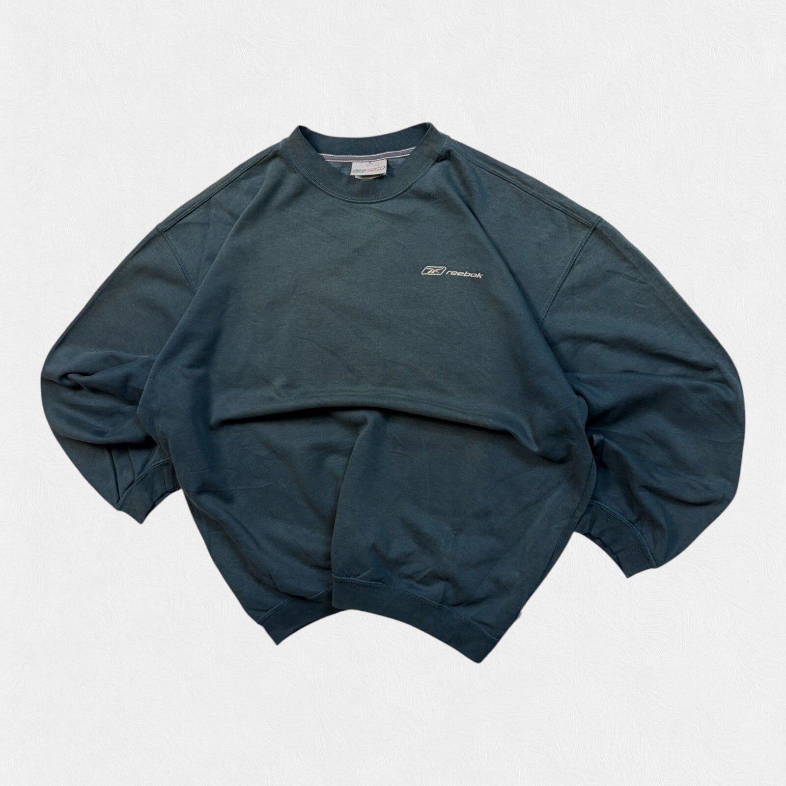 `Vintage 90s reebok small logo sweatshirt (M)