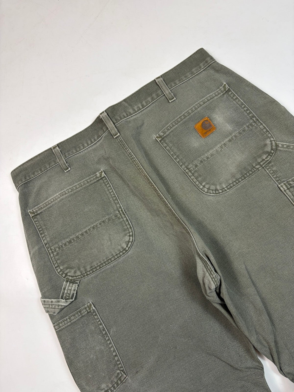 Vintage Carhartt B11 baggy carpenter pants (W38)