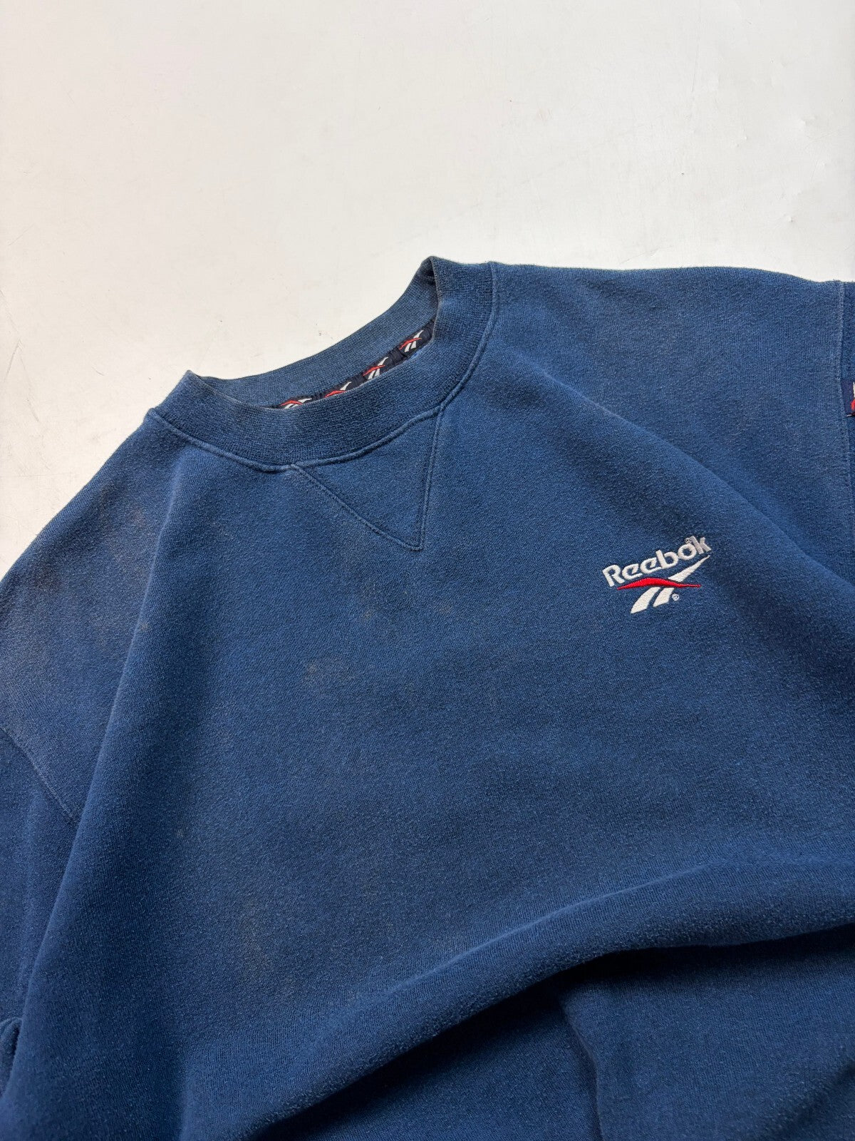 Vintage Y2K Reebok small logo sweatshirt (S)